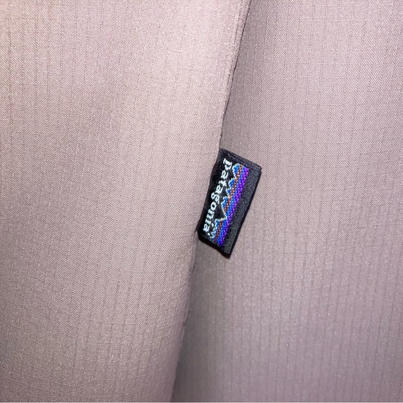 Patagonia Women’s Long Sleeve, Snap closure, Taupe Brown, Lightweight Shirt - Picture 6 of 13